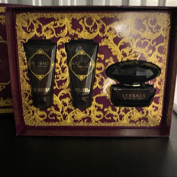 VERSACE Crystal Not Perfume Set - Picture 2 of 3